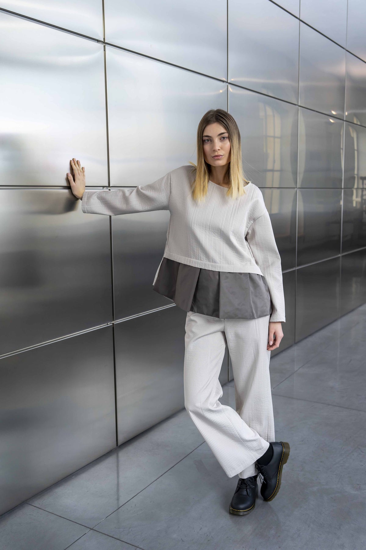 thiPo Blusa plissè inserto taffetà Gesso Tortora