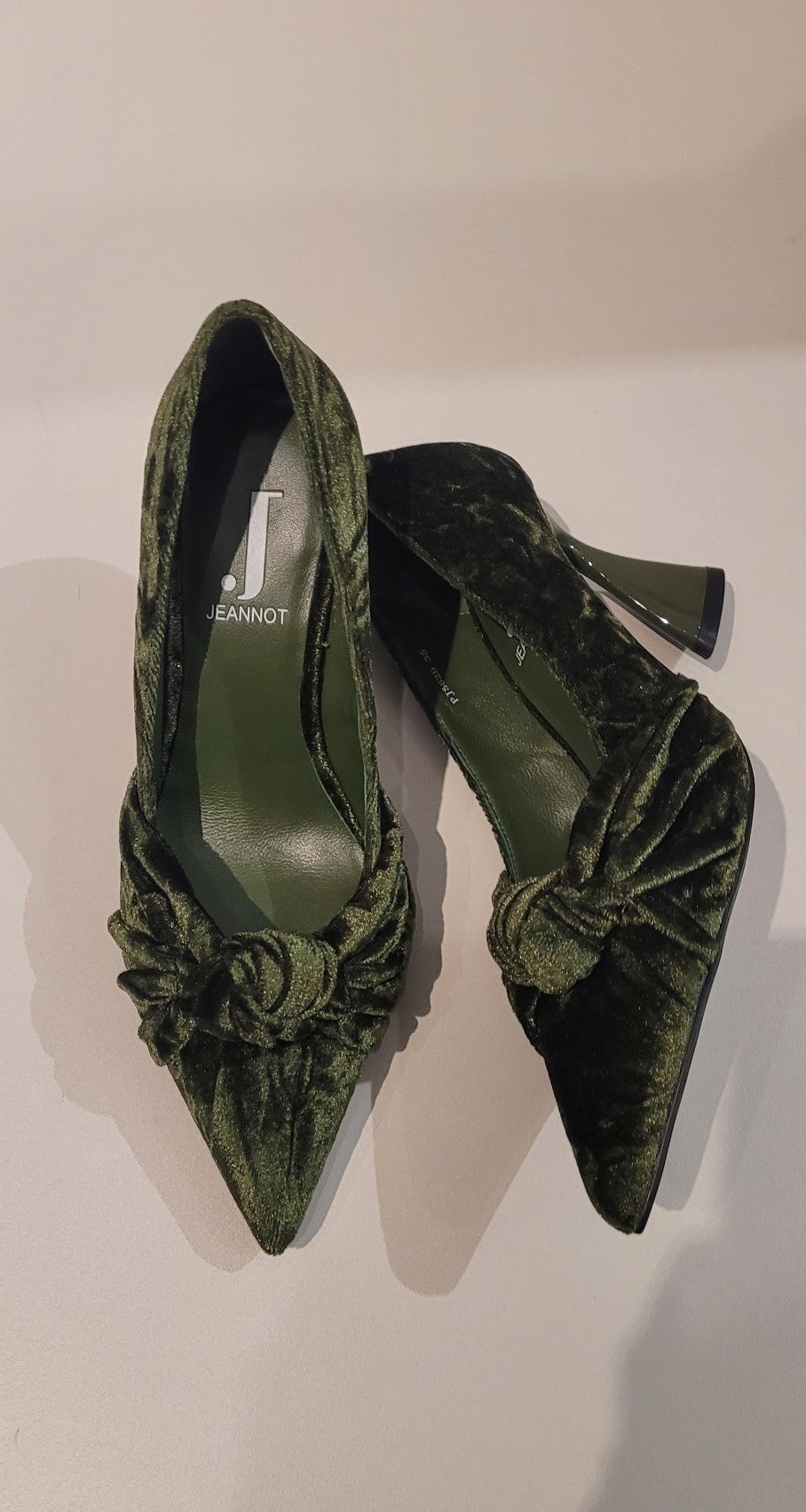 JEANNOT Decoltè velluto verde stropicciato T.70